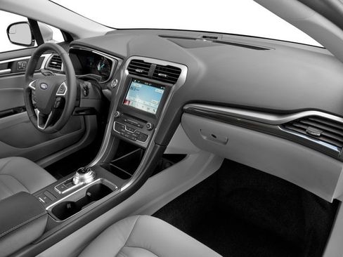 Used 2017 Ford Fusion SE FWD image 19