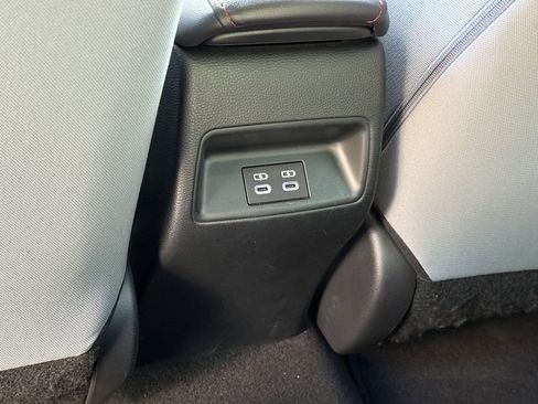 Used 2024 Toyota Corolla SE image 11