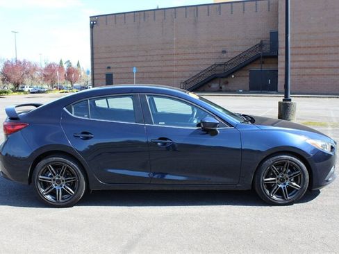 Used 2016 MAZDA MAZDA3 i Sport w/ Preferred Equipment Package image 5