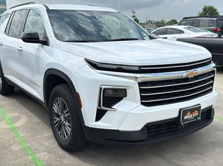 Used 2026 Chevrolet Traverse LT FWD video 2