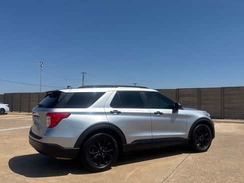 Used 2020 Ford Explorer XLT w/ Equipment Group 202A RWD image 24