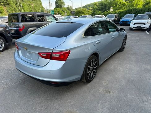 Used 2018 Chevrolet Malibu LT w/ Leather Package FWD image 3