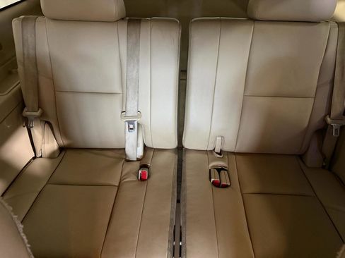 Used 2014 Chevrolet Suburban LTZ image 24