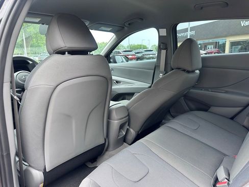Used 2026 Hyundai Elantra SE FWD image 16