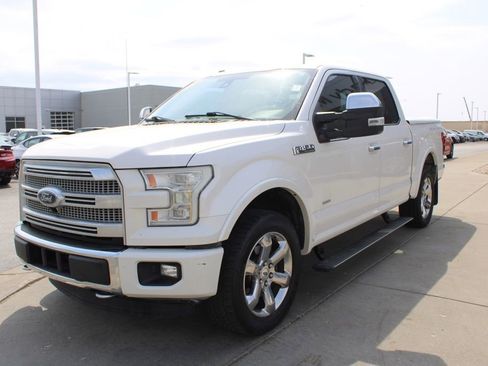 Used 2015 Ford F150 Platinum w/ Equipment Group 701A Luxury image 3
