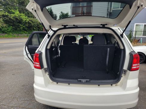 Used 2017 Dodge Journey SE w/ Flexible Seating Group FWD image 13