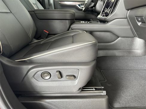 New 2026 GMC Yukon Elevation image 42