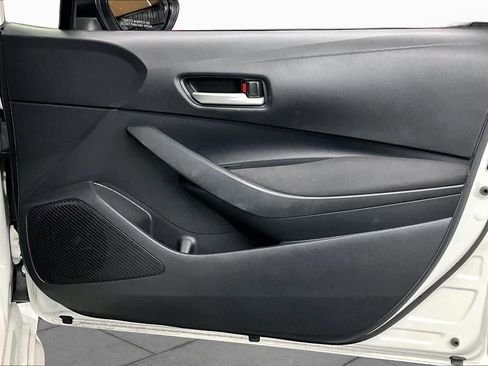 Used 2021 Toyota Corolla LE FWD image 22