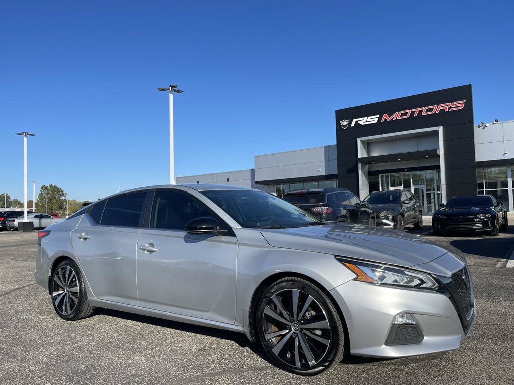 Used 2019 Nissan Altima 2.5 SR w/ SR Premium Package FWD image 2