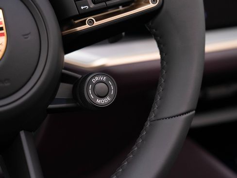 New 2025 Porsche Cayenne E-Hybrid image 29