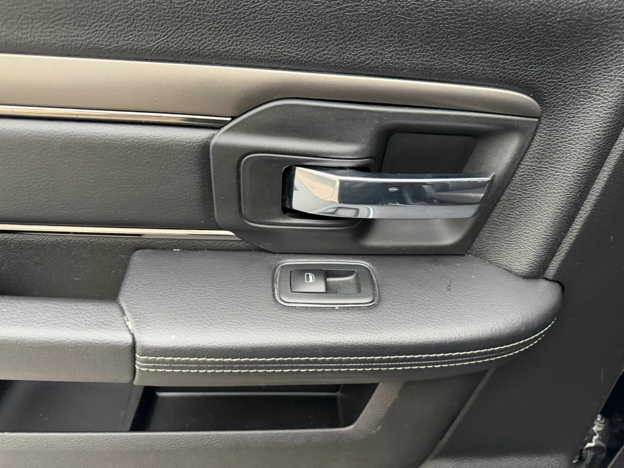 Used 2017 RAM 1500 Sport w/ Convenience Group AWD/4WD image 18