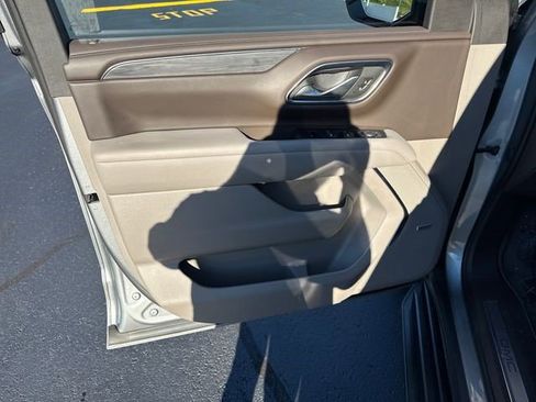 Certified 2024 GMC Yukon SLT w/ SLT Luxury Package image 10