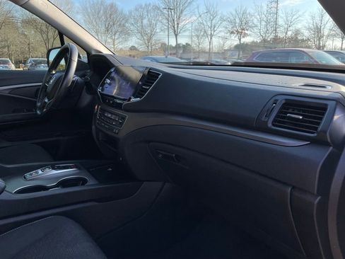 Certified 2025 Honda Ridgeline Sport+ image 32