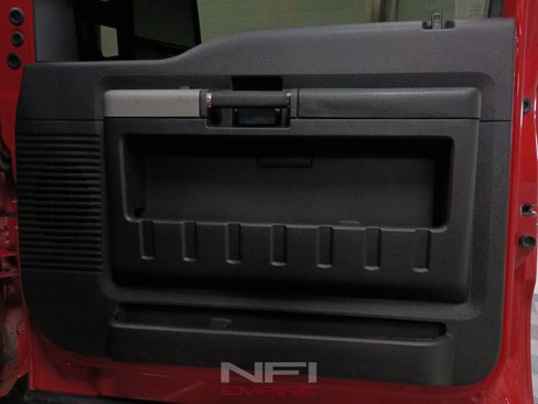 Used 2014 Ford F350 Lariat w/ Chrome Package image 44