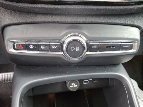 Certified 2023 Volvo C40 P8 Recharge Ultimate w/ Protection Package Premier image 17