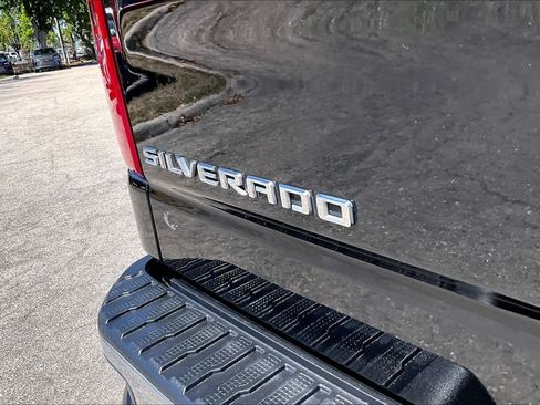 Used 2024 Chevrolet Silverado 1500 LT AWD/4WD image 10