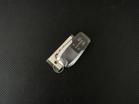 Used 2019 Ferrari Portofino RWD image 21