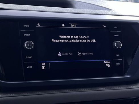 Used 2024 Volkswagen Taos SE image 23