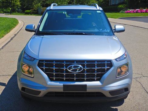 Used 2025 Hyundai Venue SEL FWD image 7