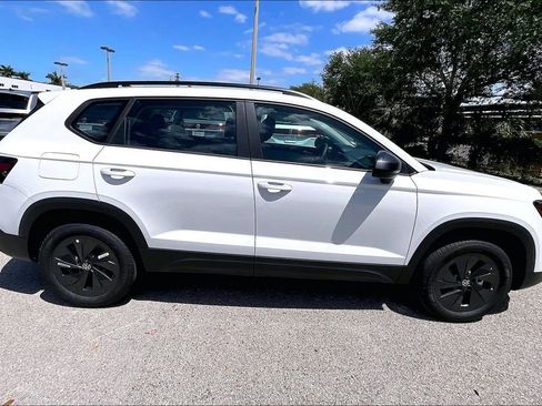New 2026 Volkswagen Taos S FWD image 4