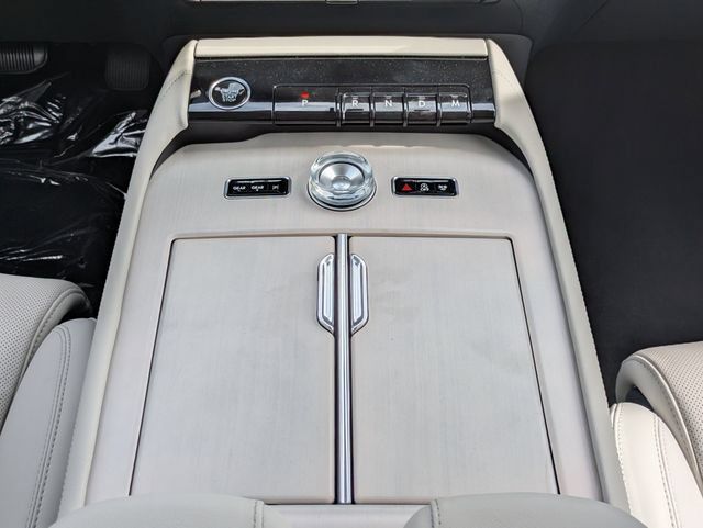 New 2026 Lincoln Navigator Premiere AWD/4WD image 19