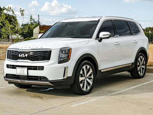Used 2022 Kia Telluride EX w/ EX Premium Package FWD image 7