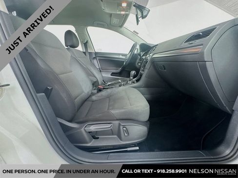 Used 2019 Volkswagen Golf S FWD image 25