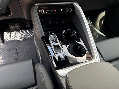 Certified 2025 Audi Q5 2.0T Premium Plus w/ Premium Plus image 18