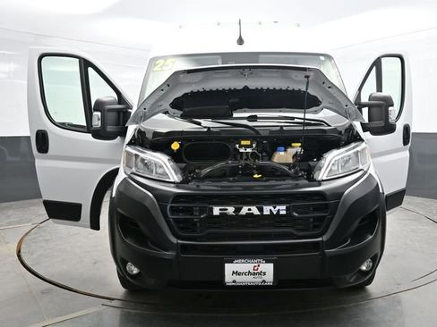 Used 2025 RAM ProMaster 2500 w/ Convenience Group image 39