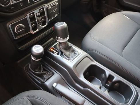 Used 2022 Jeep Gladiator Sport AWD/4WD image 30