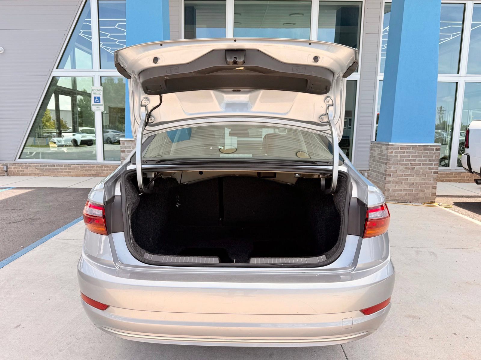 Used 2019 Volkswagen Jetta SE FWD image 36
