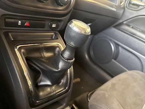 Used 2017 Jeep Patriot Sport w/ Power Value Group AWD/4WD image 28