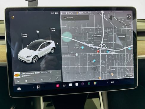 Used 2020 Tesla Model Y Long Range image 21