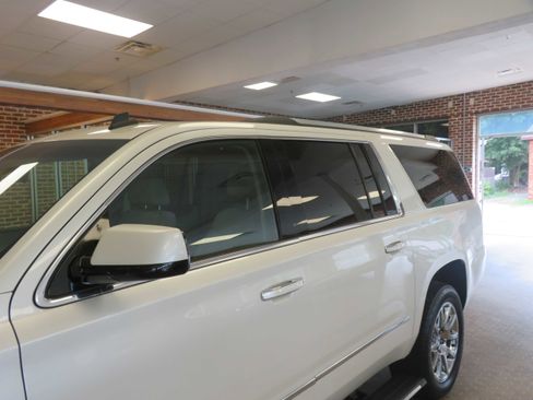Used 2015 GMC Yukon XL Denali w/ Touring Package AWD/4WD image 79