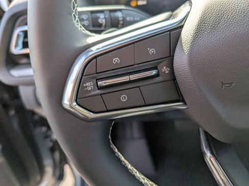 New 2026 Chevrolet Traverse LT w/ Midnight/Sport Edition image 17