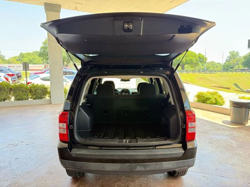 Used 2016 Jeep Patriot Sport w/ Power Value Group image 9