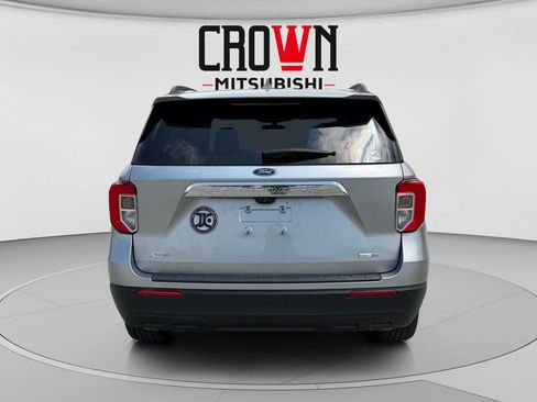 Used 2020 Ford Explorer XLT AWD/4WD image 4