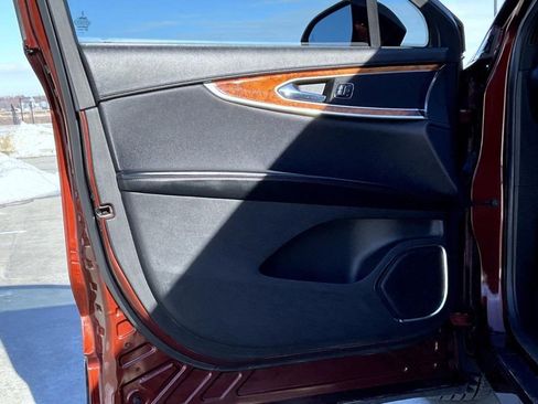 Used 2016 Lincoln MKX Reserve w/ Climate Package image 9