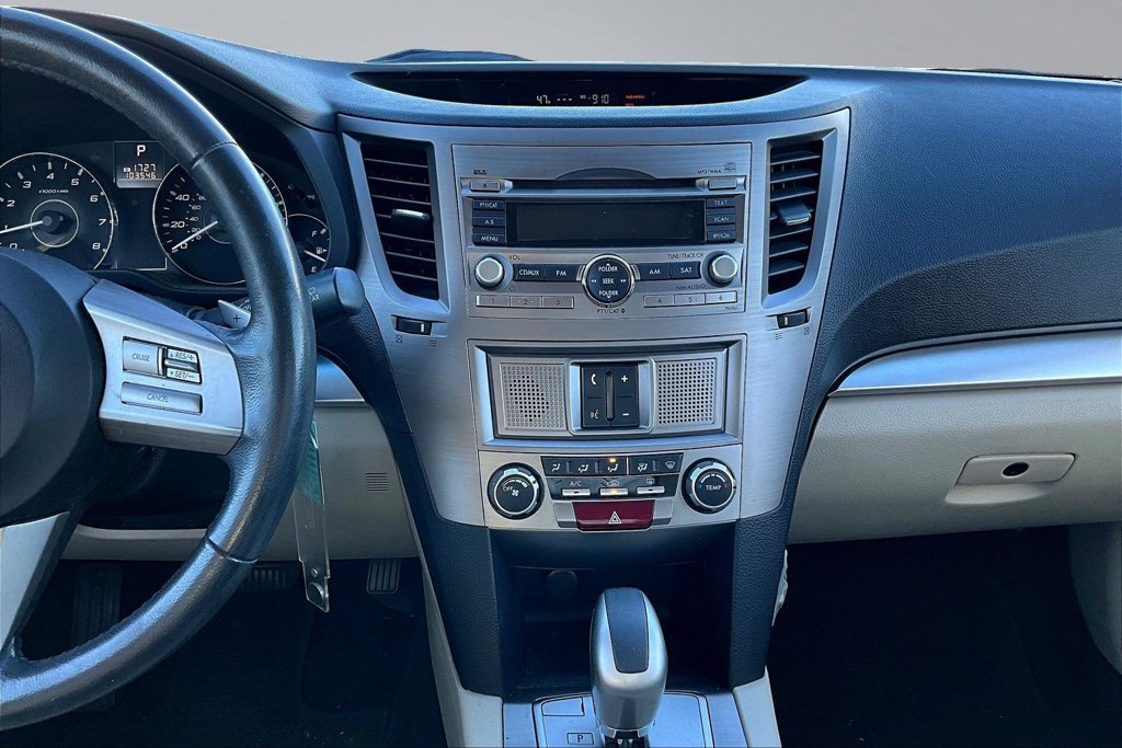 Used 2011 Subaru Outback 2.5i Premium AWD/4WD image 9