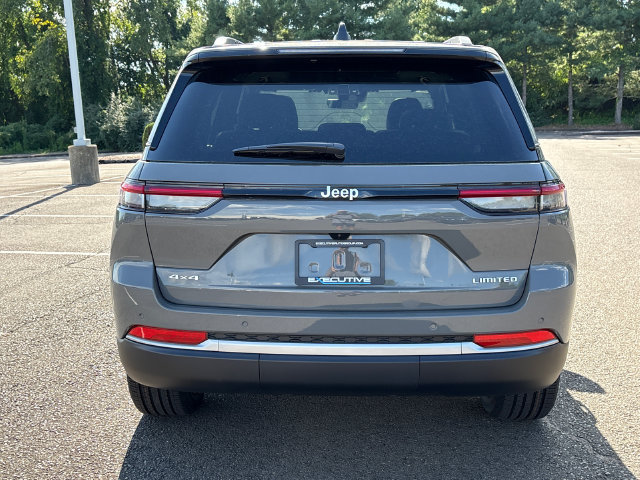 New 2027 Jeep Grand Cherokee Limited AWD/4WD image 3