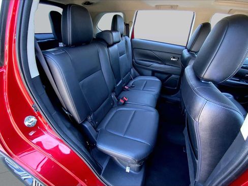 Used 2017 Mitsubishi Outlander SEL AWD/4WD image 20