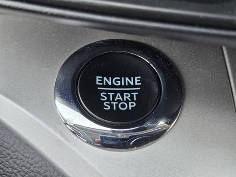 Used 2024 Ford Explorer XLT AWD/4WD image 20