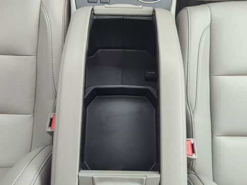 Used 2018 Toyota Highlander XLE w/ Carpet Mat Package (TMS) AWD/4WD image 31