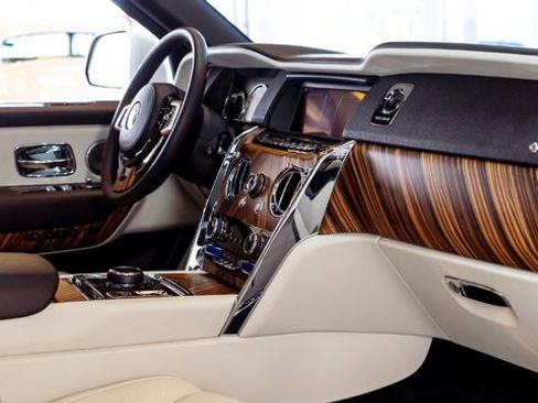 Used 2019 Rolls-Royce Cullinan image 29