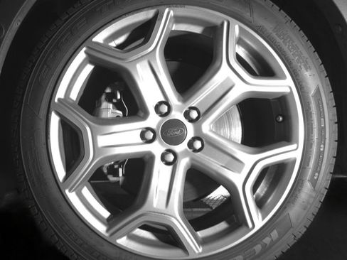 Used 2017 Ford Escape Titanium w/ Equipment Group 301A AWD/4WD image 11