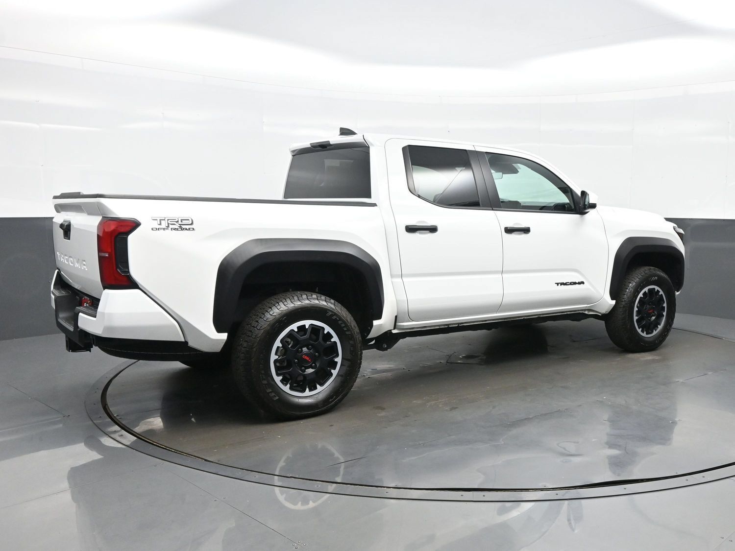 Used 2024 Toyota Tacoma TRD Off-Road AWD/4WD image 6