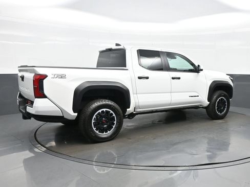 Used 2024 Toyota Tacoma TRD Off-Road AWD/4WD image 6