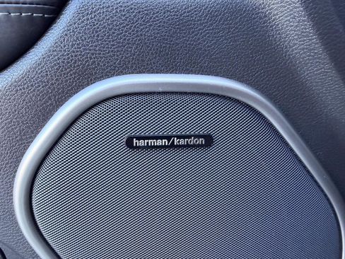 Used 2019 Jeep Grand Cherokee Overland image 17