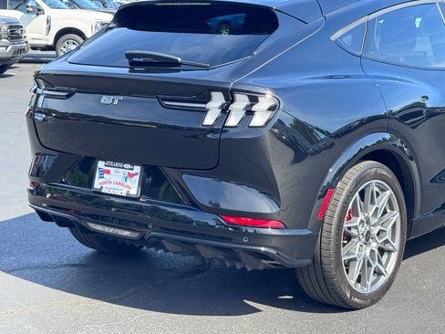 Used 2025 Ford Mustang Mach-E GT AWD/4WD image 40