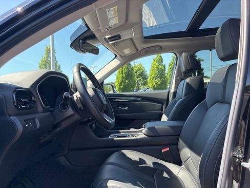 Certified 2025 Honda Pilot Touring image 14